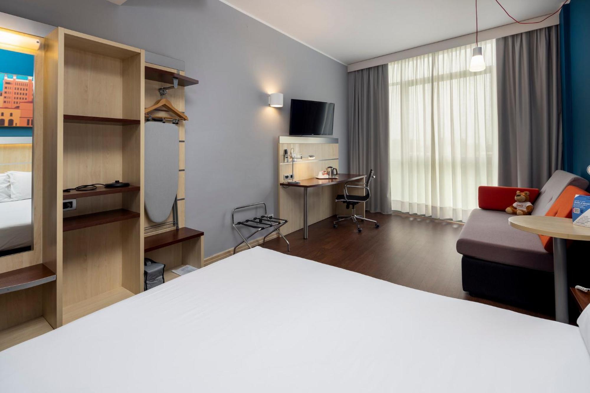 Express By Ihg 3*